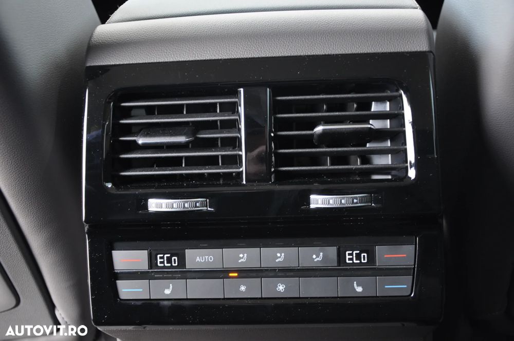 Volkswagen Touareg V6 TDI 4MOTION Elegance - 31