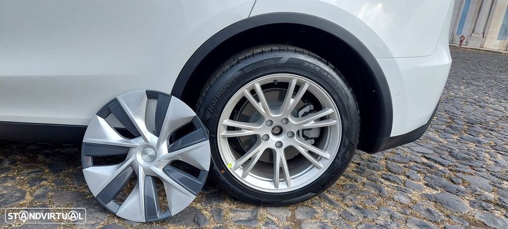 Tesla Model Y Long Range Dual Motor AWD - 7