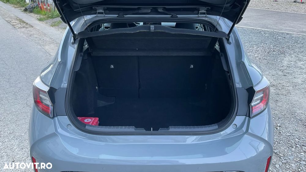 Toyota Corolla 1.8 HSD Business - 11