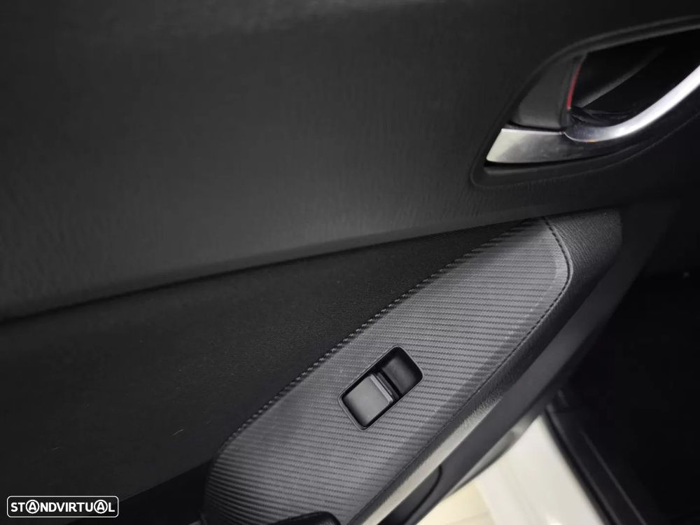 Mazda 3 Hatchback 1.5 Sky-D Excellence Navi - 37