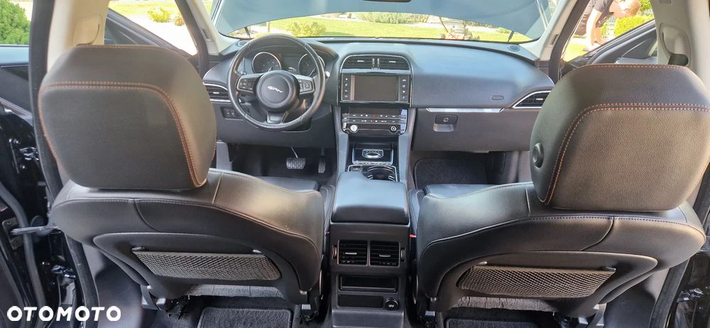 Jaguar F-Pace - 12
