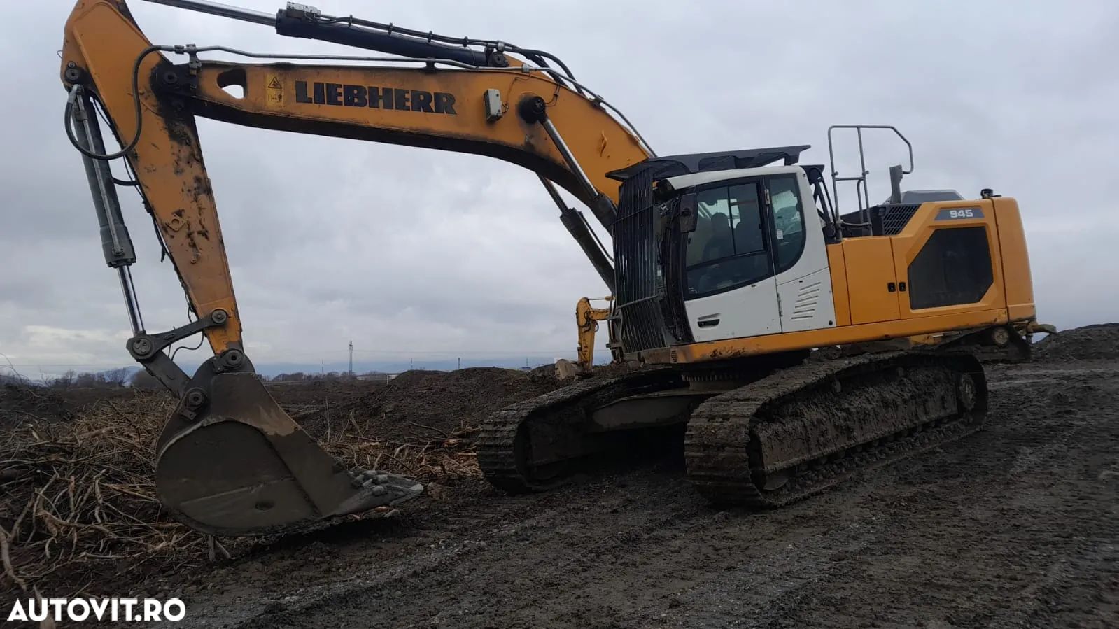 Liebherr R945 - 1