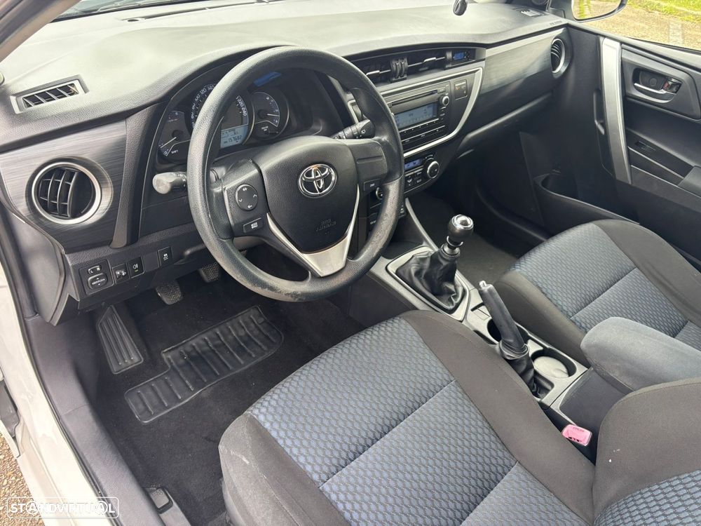 Toyota Auris 1.4 D-4D +AC - 21