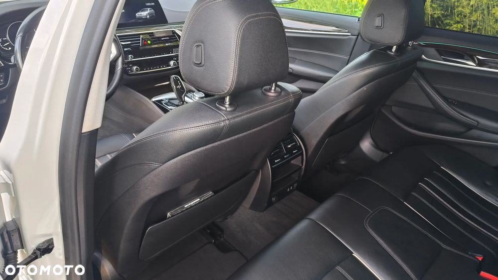 BMW Seria 5 520d xDrive Luxury Line sport - 35
