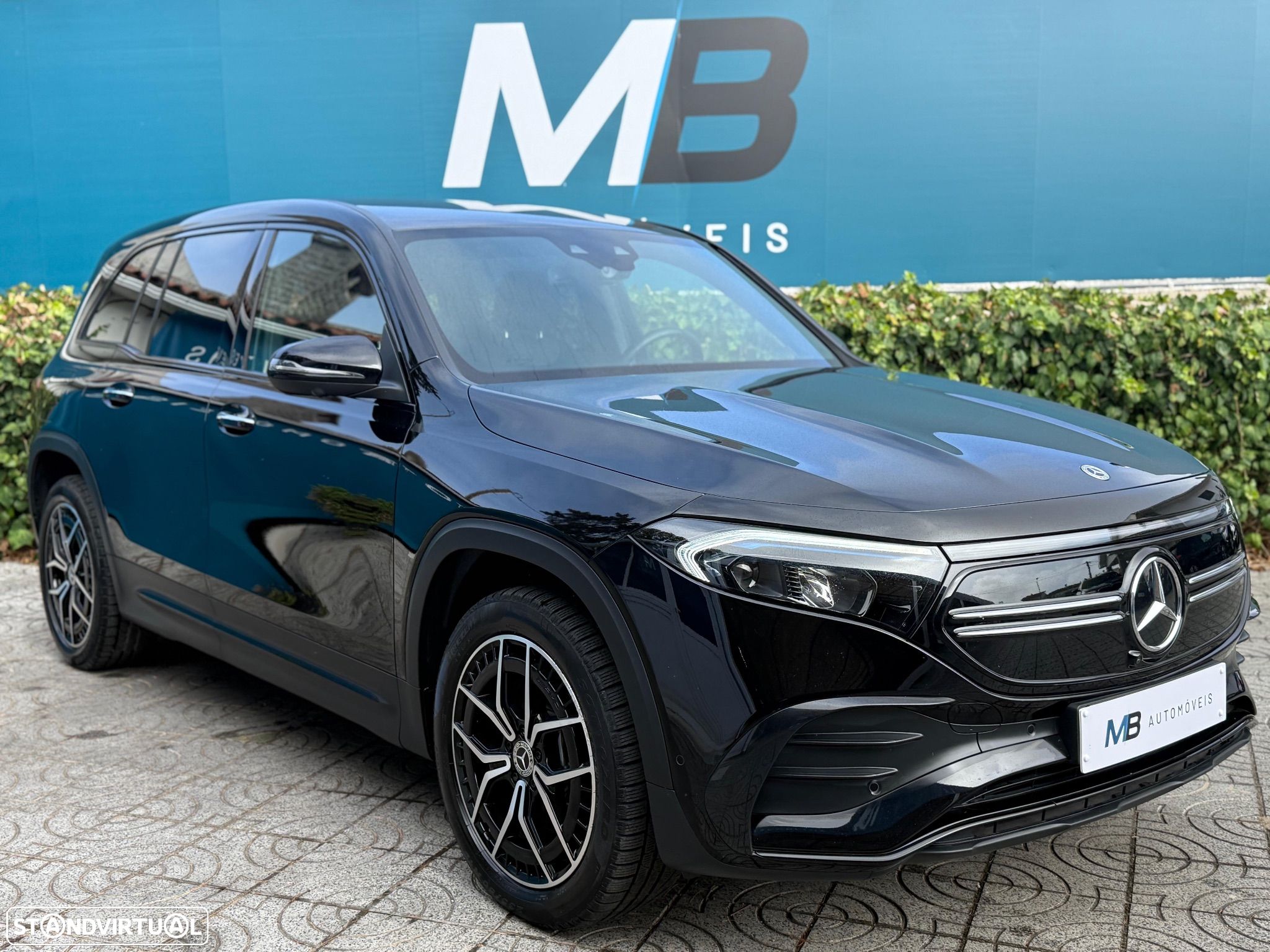 Mercedes-Benz EQB 250 AMG Line - 1