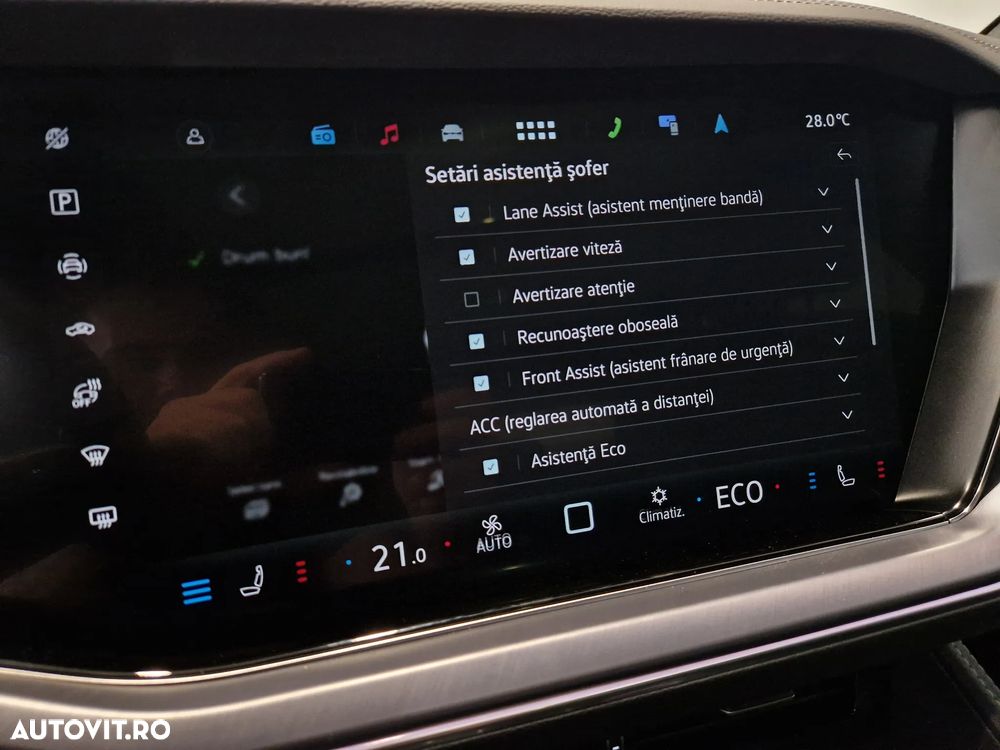 Volkswagen Touareg V6 TDI 4MOTION R-Line - 24