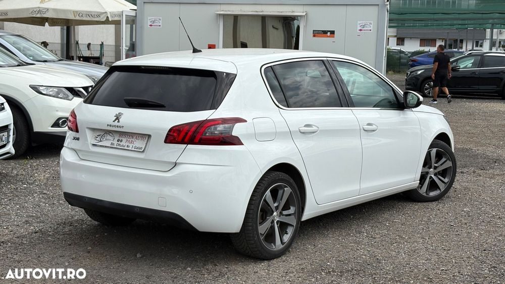 Peugeot 308 1.2 L PureTech Turbo S&S Allure - 5
