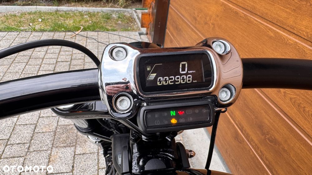 Harley-Davidson Softail Breakout - 3