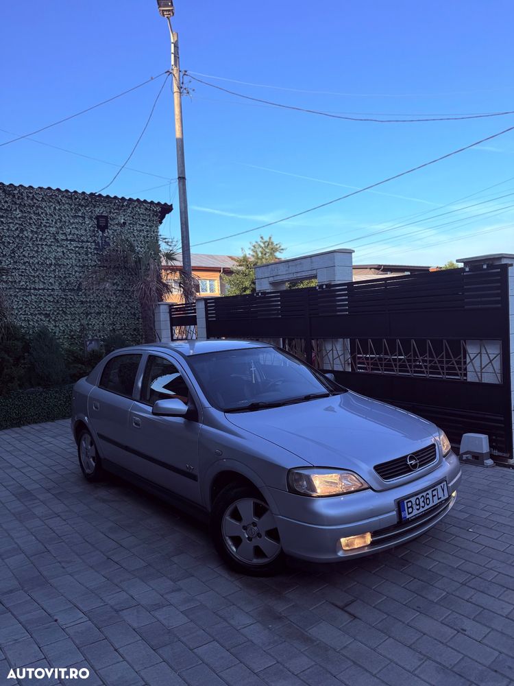 Opel Astra ver-1-8i-aut-essentia - 3