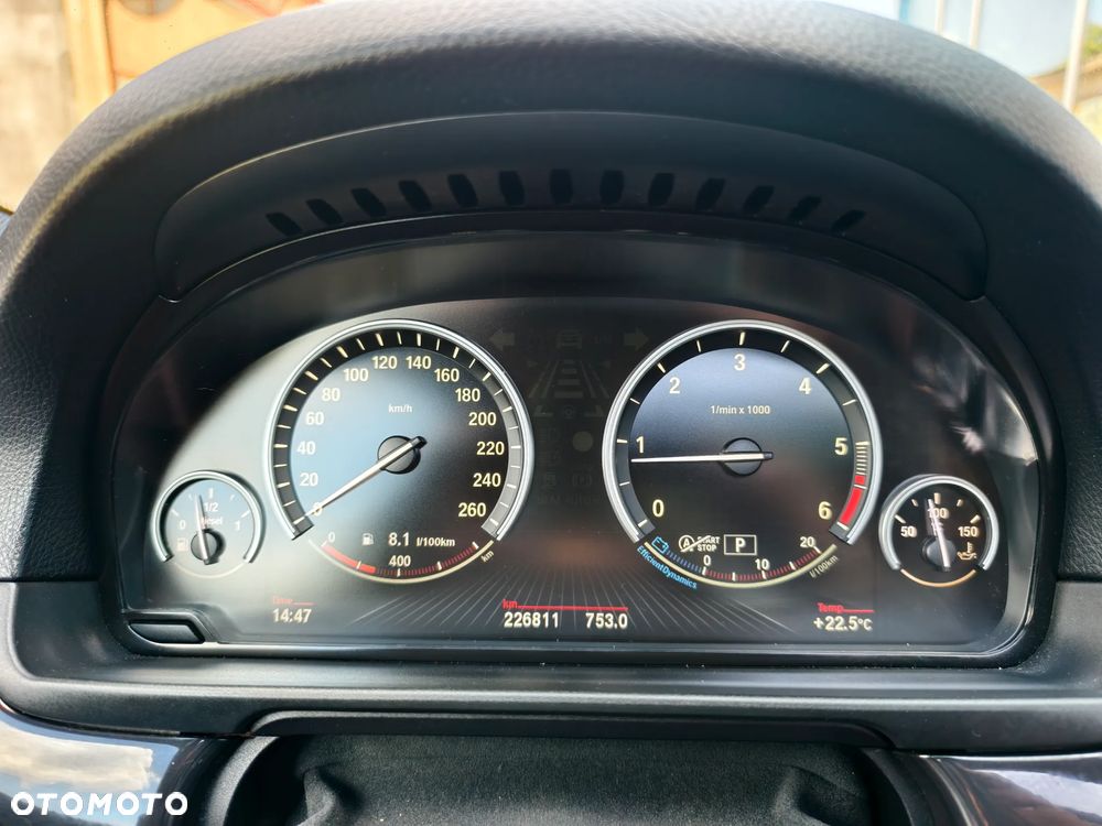 BMW Seria 5 525d Sport-Aut Luxury Line - 31