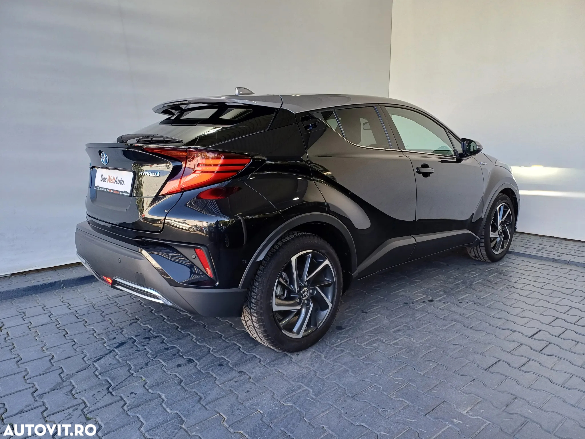 Toyota C-HR 2.0 HSD 184 CP 4x2 CVT Classy Bi-Tone - 32