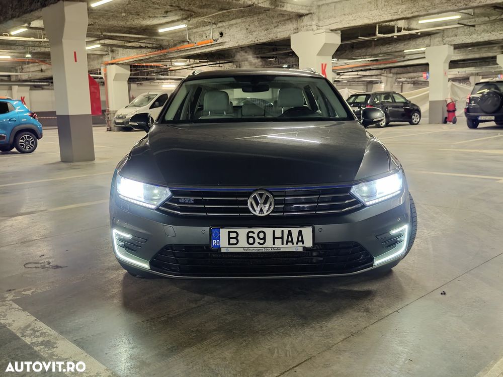 Volkswagen Passat - 4