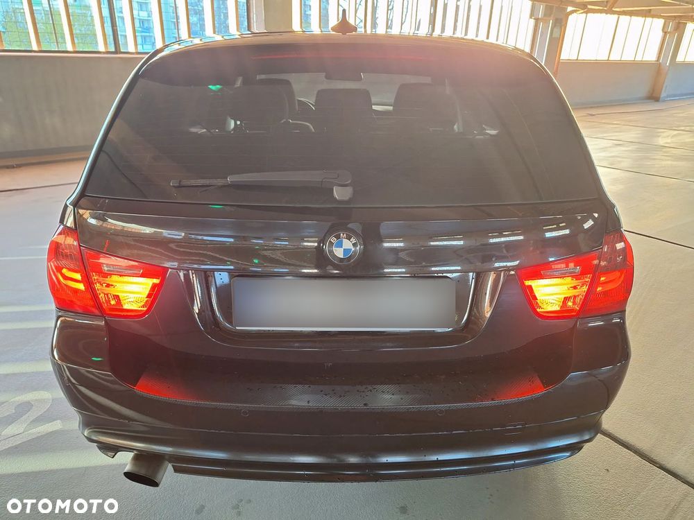 BMW Seria 3 318d DPF Edition Sport - 16