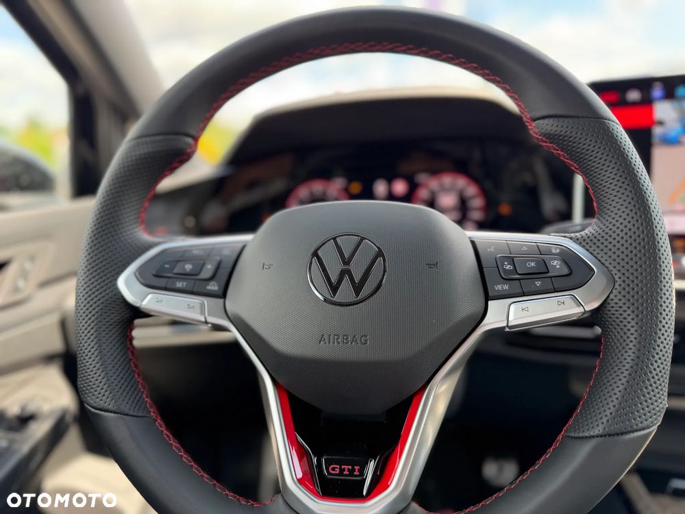 Volkswagen Golf - 16