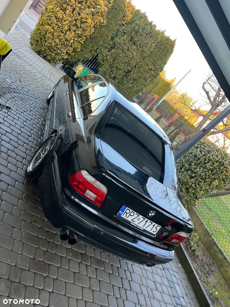 BMW Seria 5 - 12