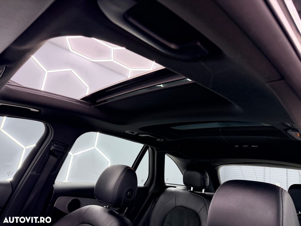 Mercedes-Benz GLC 250 4Matic 9G-TRONIC AMG Line - 22