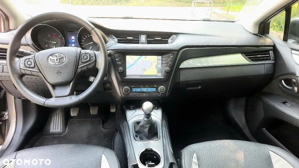 Toyota Avensis 2.0 D-4D Active Business - 11