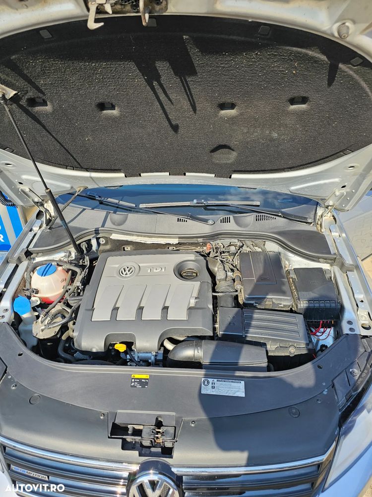 Volkswagen Passat - 12
