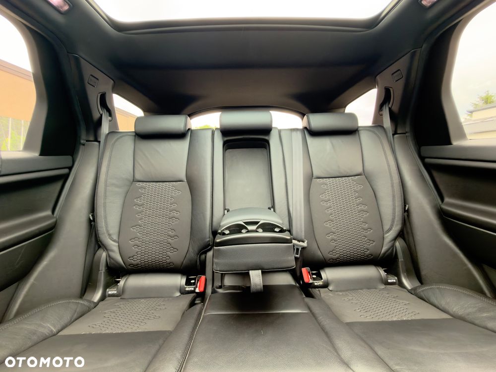 Land Rover Discovery Sport 2.0 Si4 HSE Luxury - 25