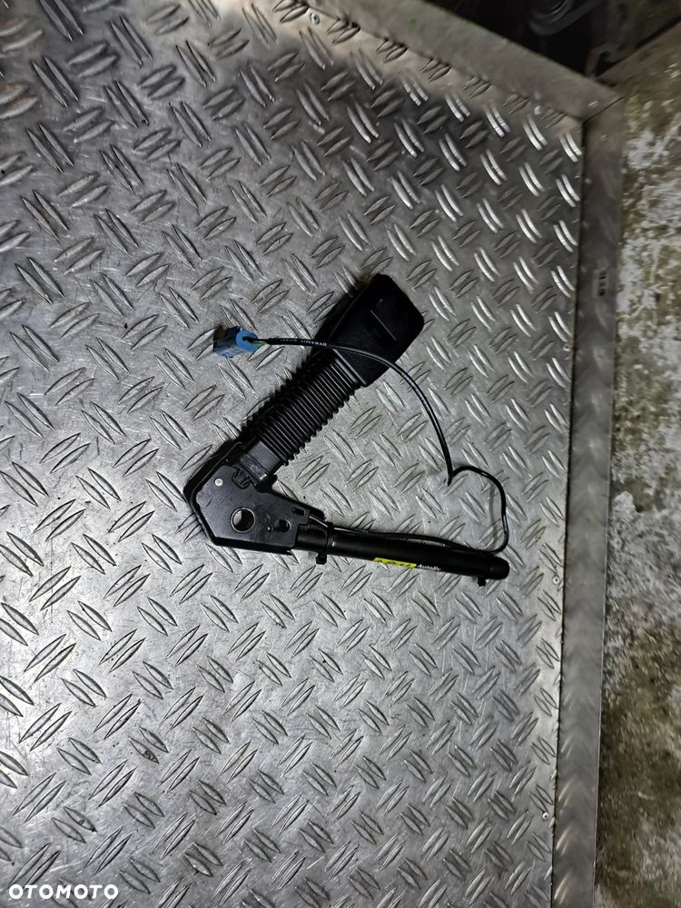 Napinacz pasa prawy Mini Cooper R50 - 2