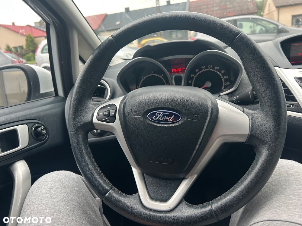 Ford Fiesta 1.6 TDCi Titanium - 19