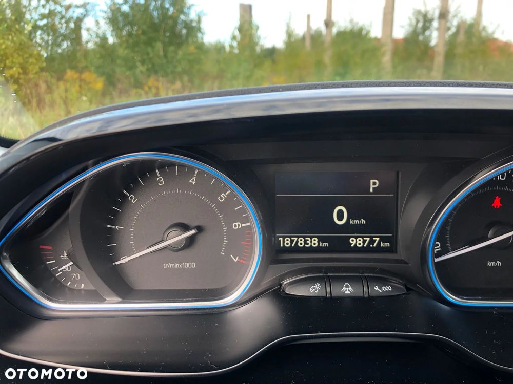 Peugeot 2008 - 5