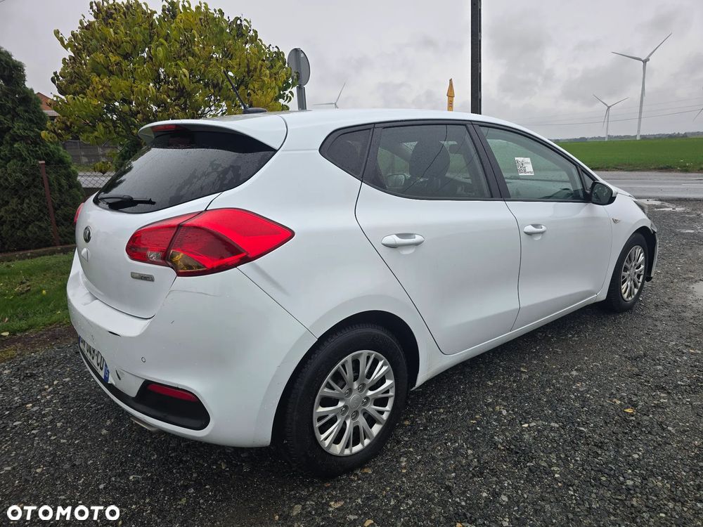 Kia Ceed 2015 photo 4