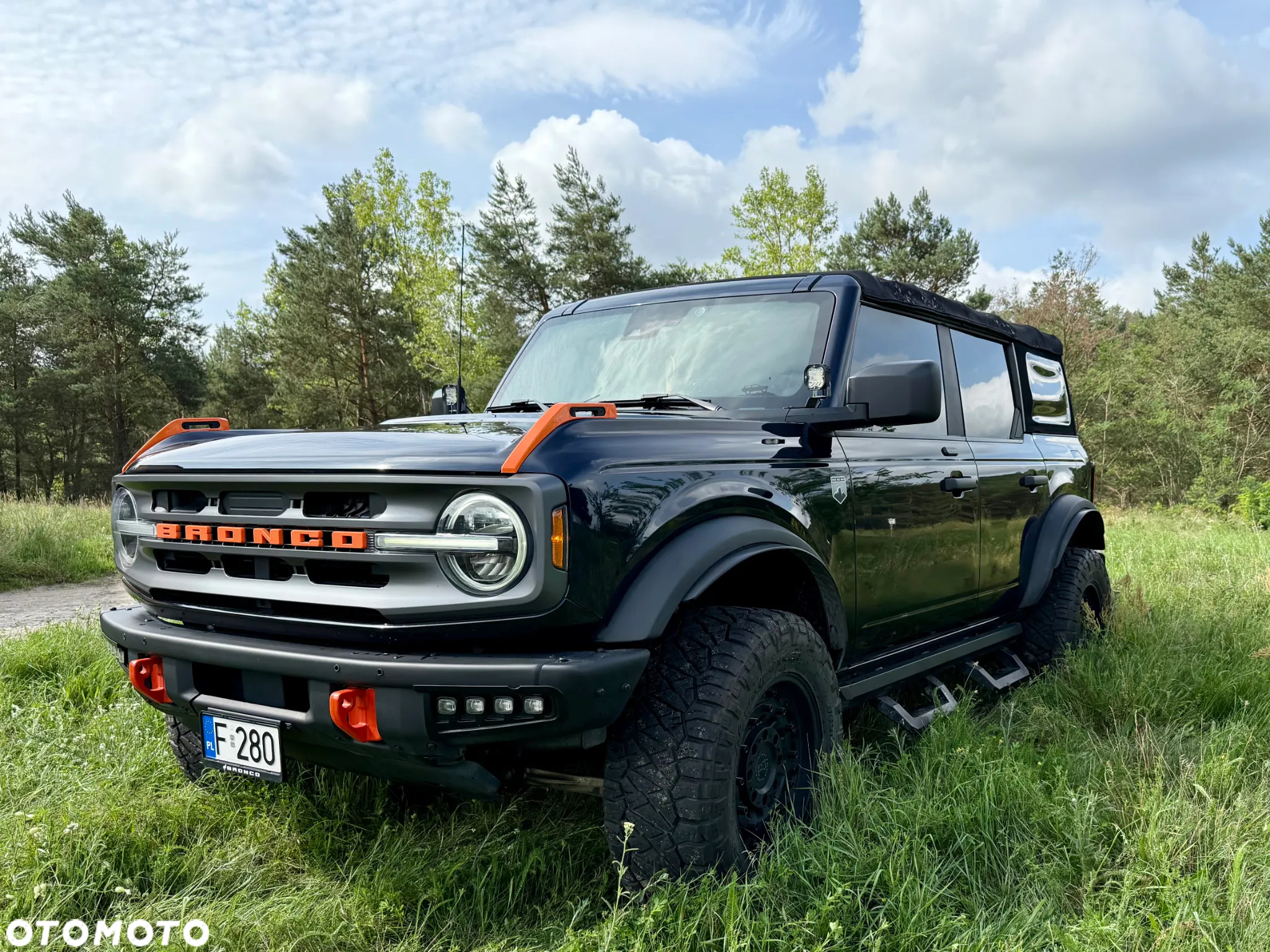 Ford Bronco - 9