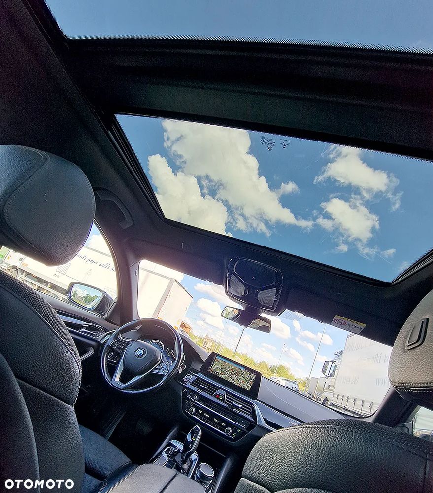 BMW Seria 5 525d Sport Line - 22
