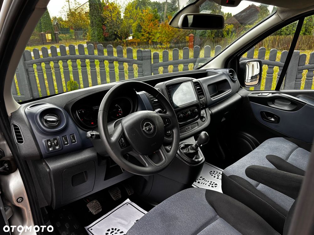 Opel Vivaro - 24