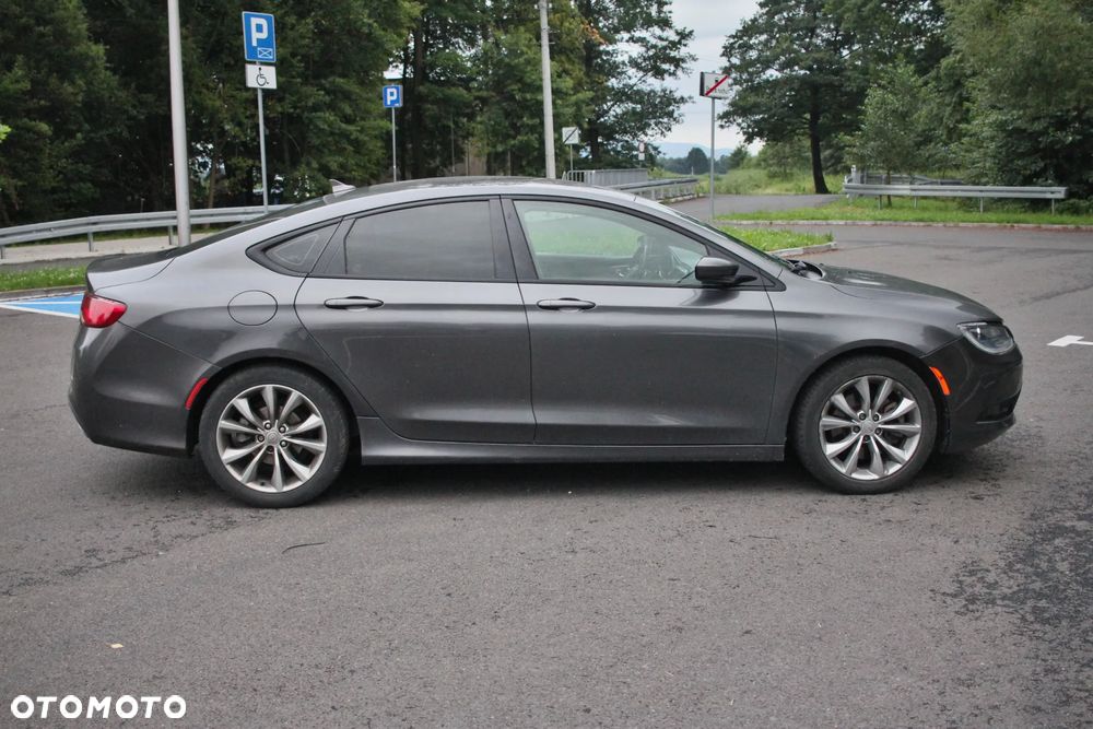 Chrysler 200 - 4