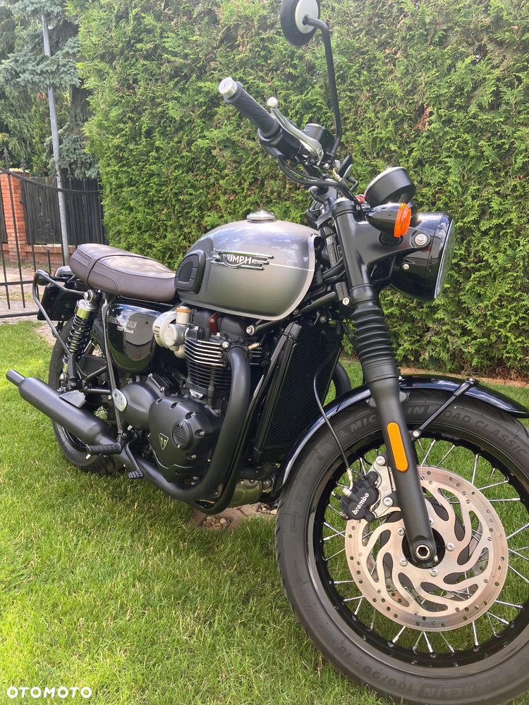Triumph Bonneville - 3