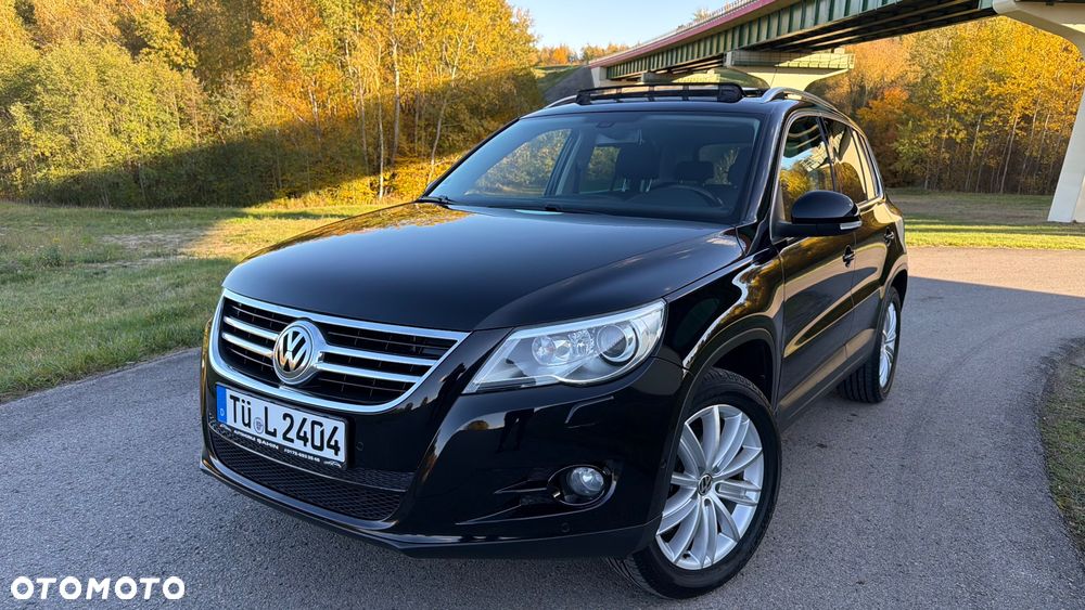 Volkswagen Tiguan - 1