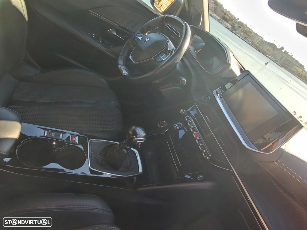 Peugeot 2008 1.2 PureTech GT Line - 34