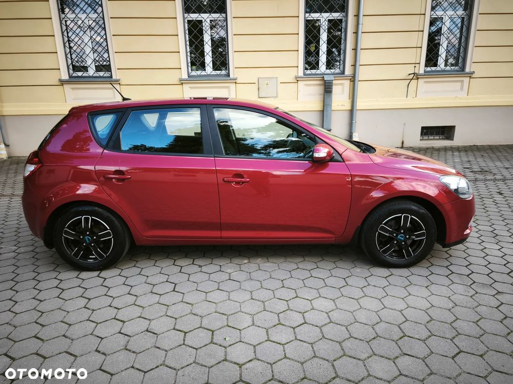 Kia Ceed 1.6 CRDi ISG Spirit - 6