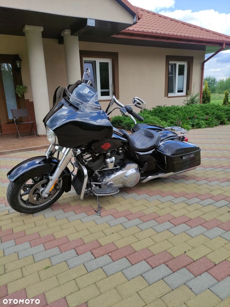 Harley-Davidson FLHT Electra Glide Standard - 1