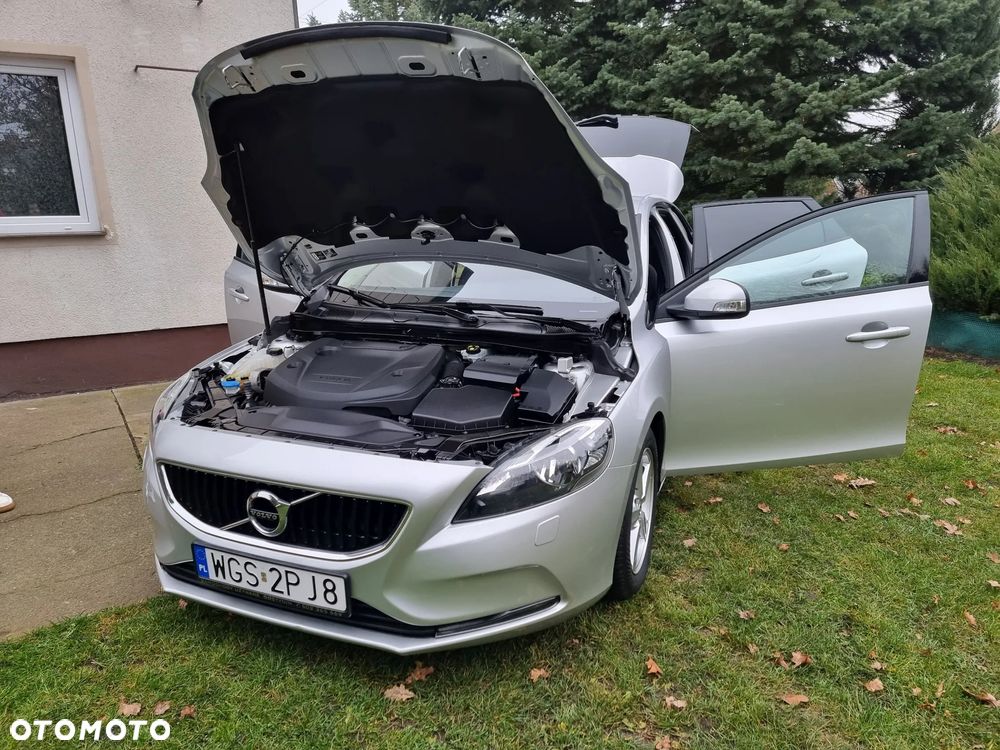 Volvo V40 D2 Drive-E Momentum - 30