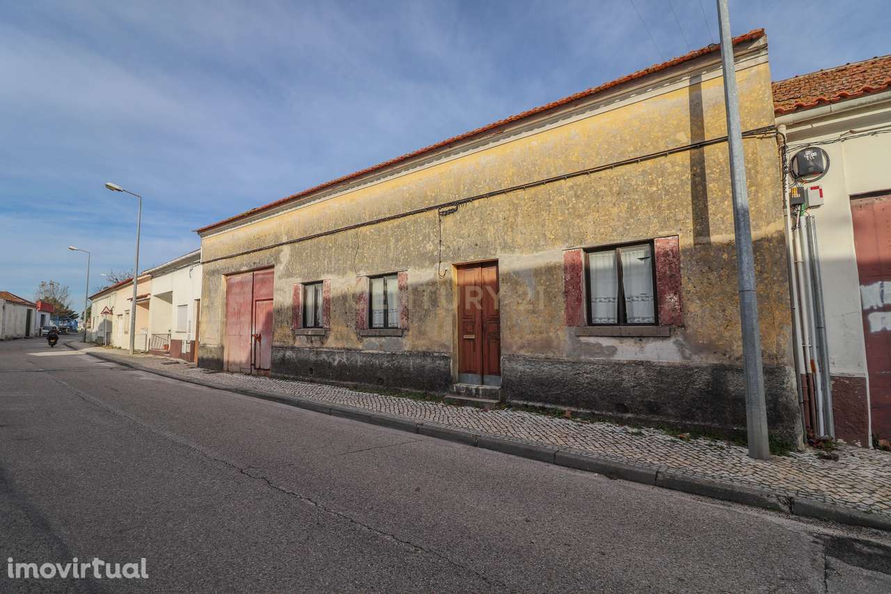 Moradia Tradicional T2 com terreno para reabilitar - Grande imagem: 2/22