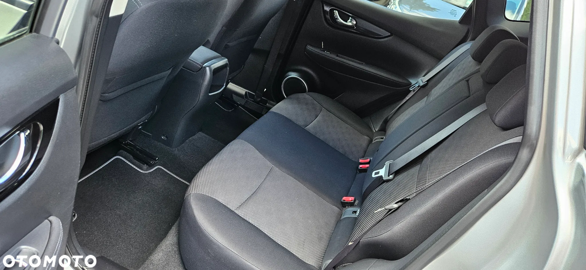 Nissan Qashqai 1.2 DIG-T N-Connecta EU6 - 17