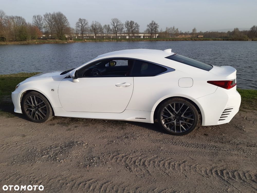 Lexus RC 300h F Sport - 2