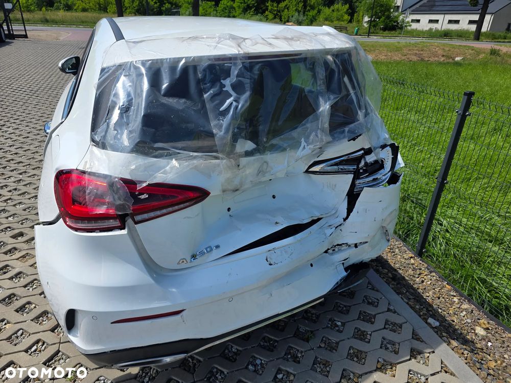 Mercedes-Benz Klasa A ver-250-e-phev-amg-line-8g--dct - 29