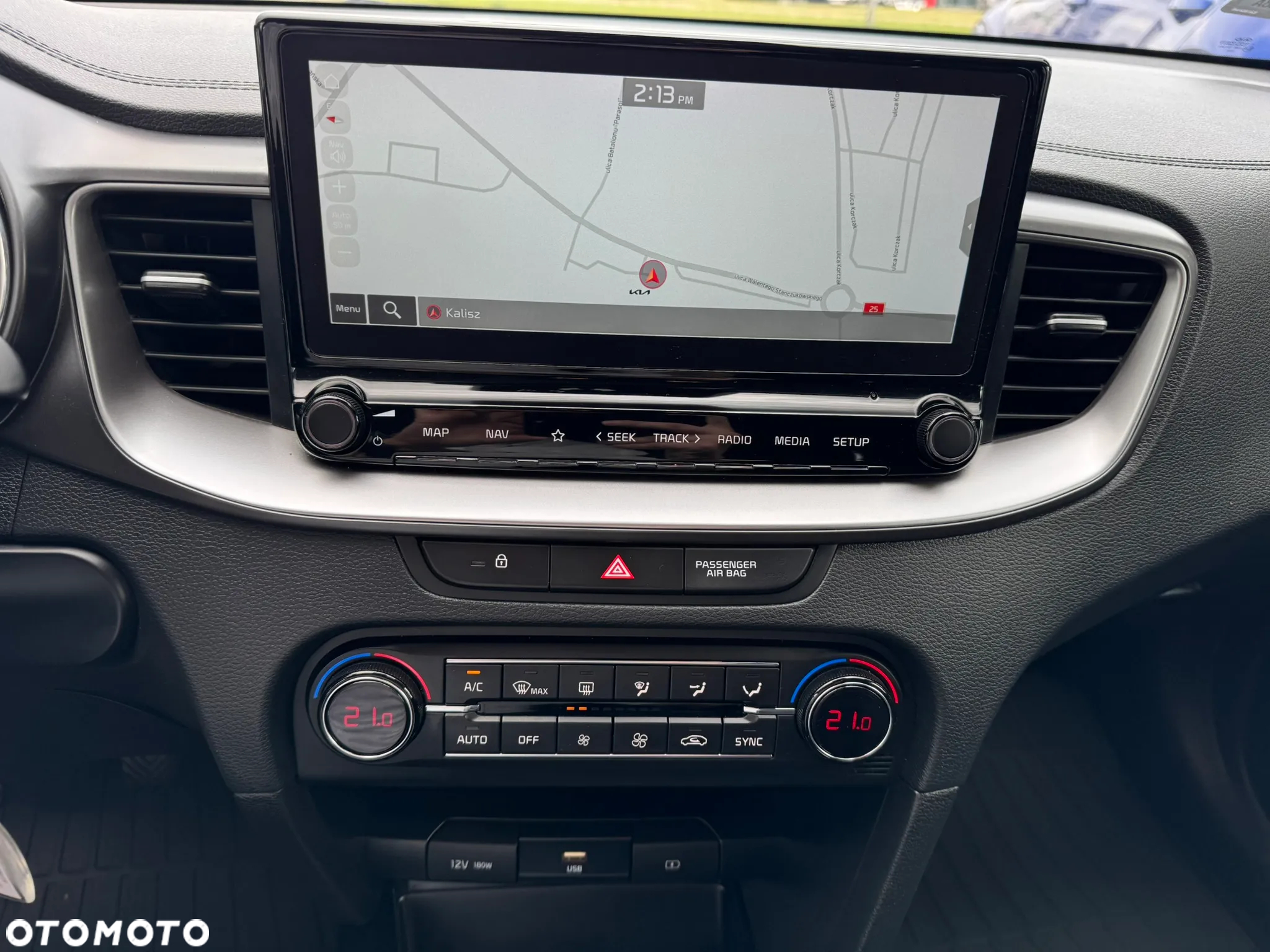 Kia Ceed - 11