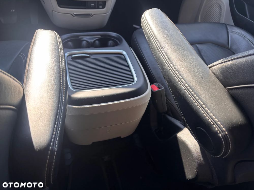 Chrysler Pacifica - 19