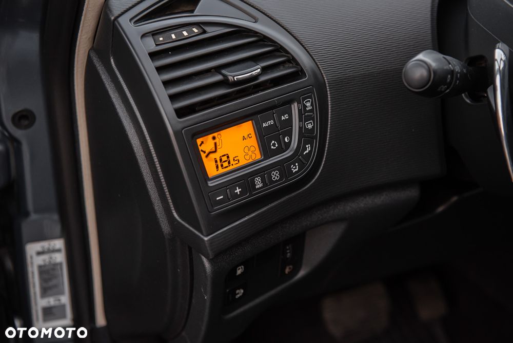 Citroën C4 Picasso e-HDi 110 FAP EGS6 Business Class - 17