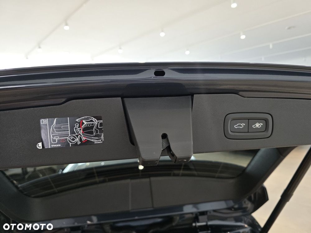 Volvo V60 Cross Country - 34