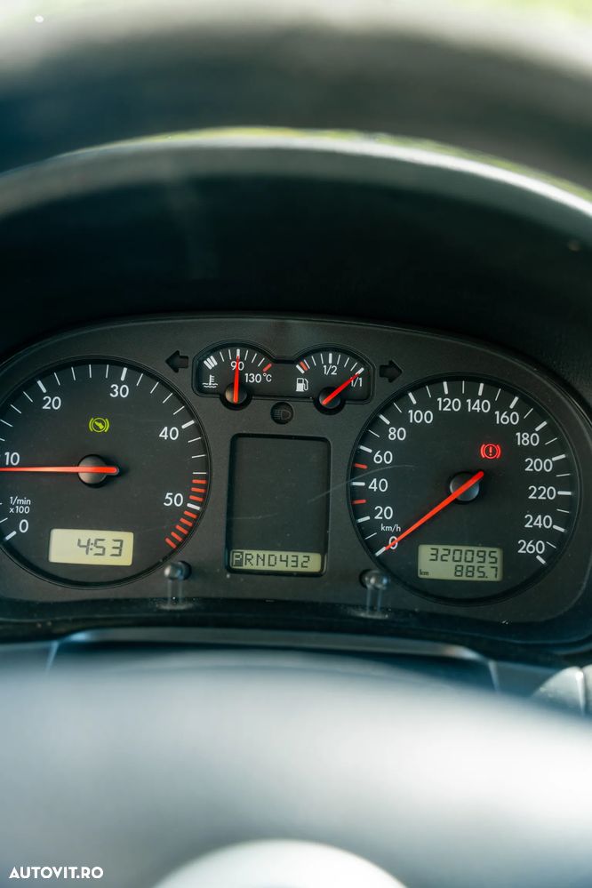 Volkswagen Golf 1.9TDI Ocean Aut - 12