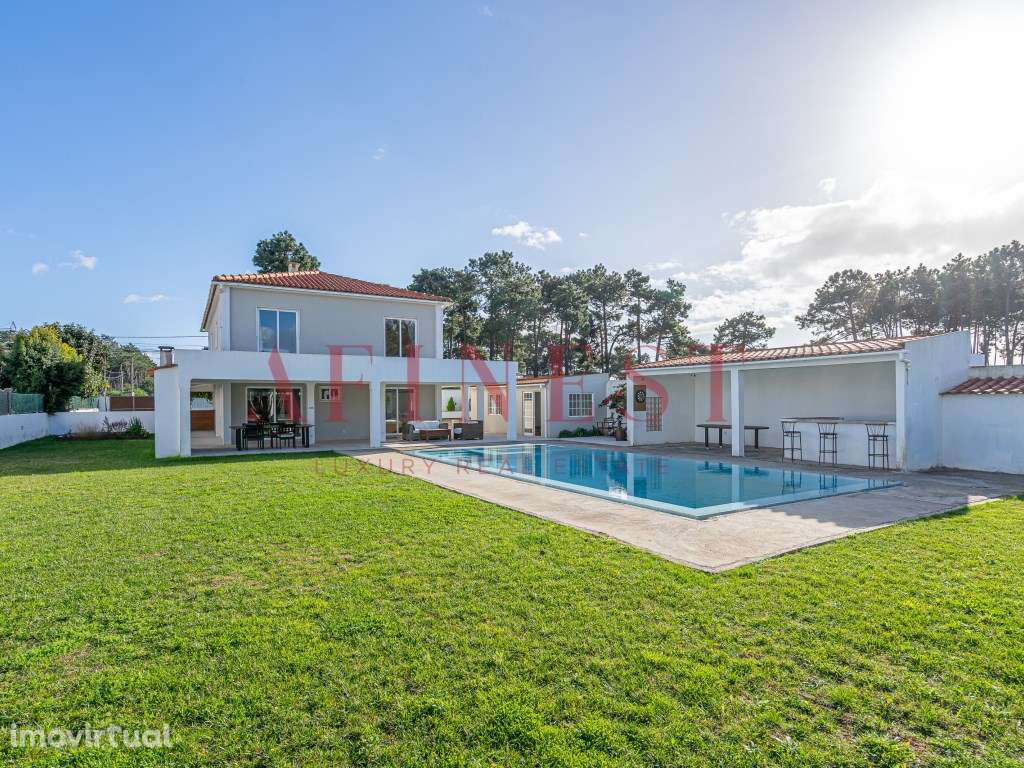 MORADIA T5 NA AROEIRA COM ENORME POTENCIAL - Grande imagem: 4/56