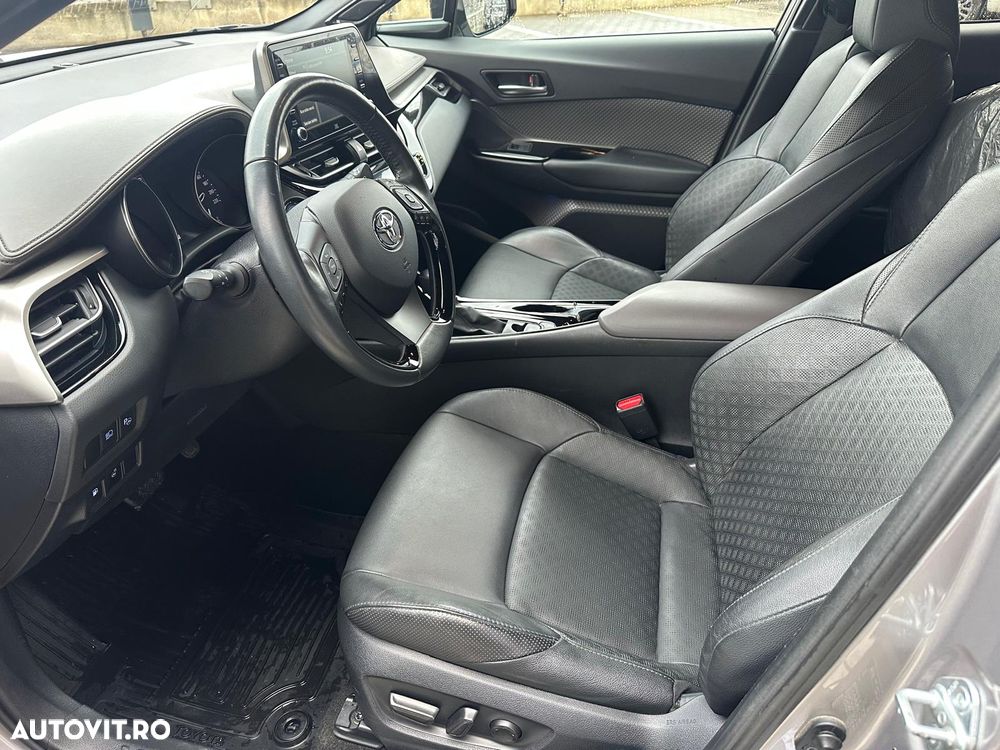 Toyota C-HR 2.0 HSD 184 CP 4x2 CVT Classy Bi-Tone - 15