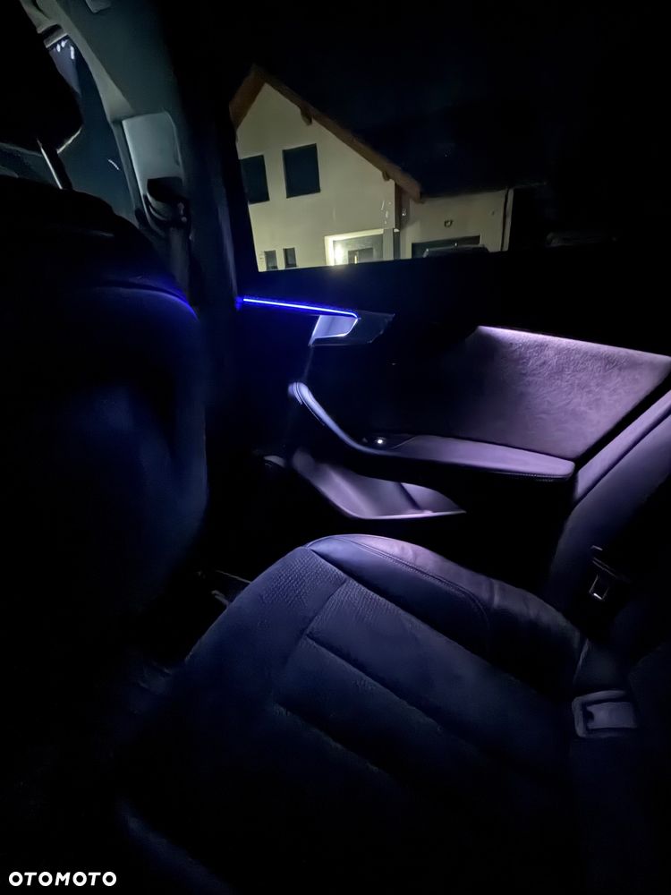 Audi A4 Avant 2.0 TDI Quattro S tronic - 27