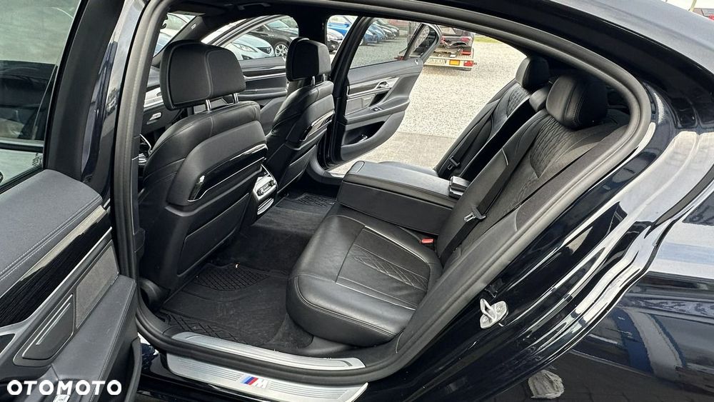 BMW Seria 7 - 11